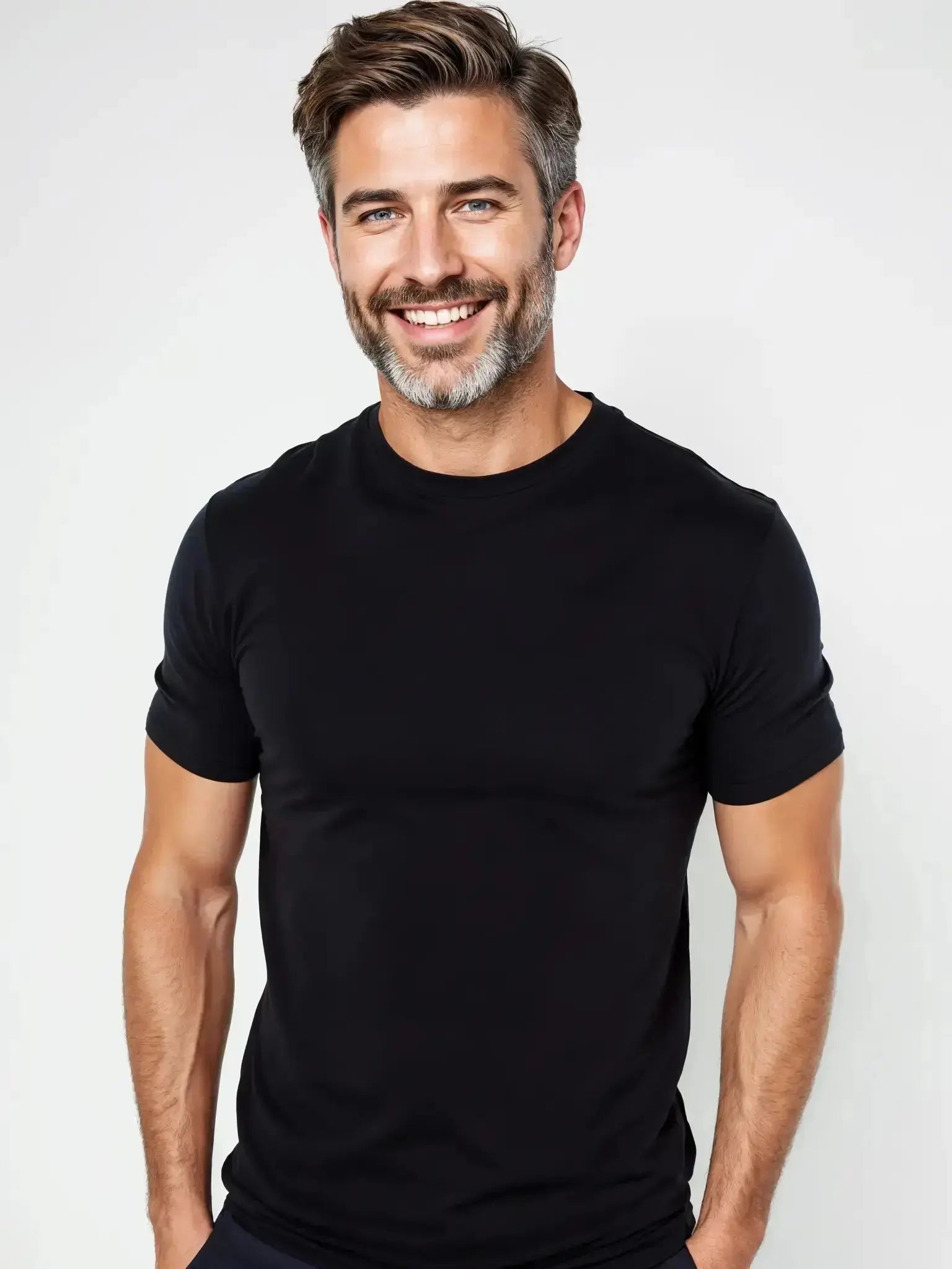 Basic Essential - 2 t-shirt al prezzo offerta di 40€ Tshirt Muscle Fit in Offerta - Altaforma Milano